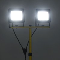 vidaXL LED-Fluter mit Stativ 2x50 W Kaltweiß